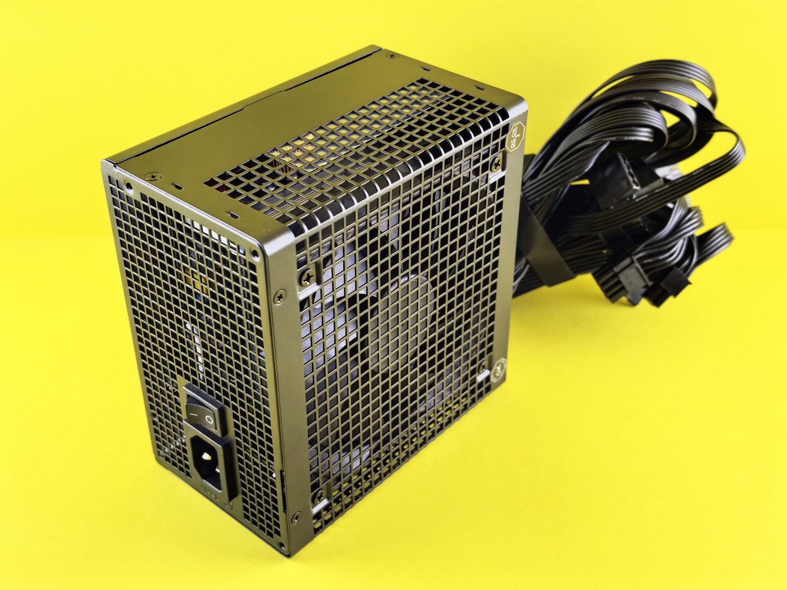 High-efficiency gaming power supply unit